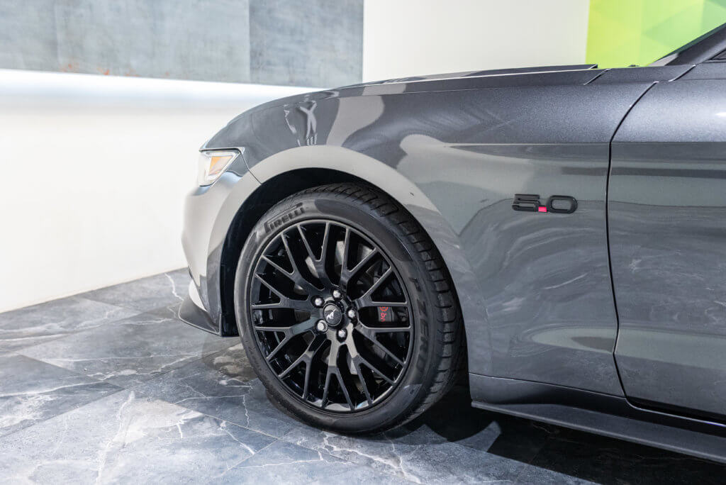 Mustang Cab Gris Kebabier Roue D
