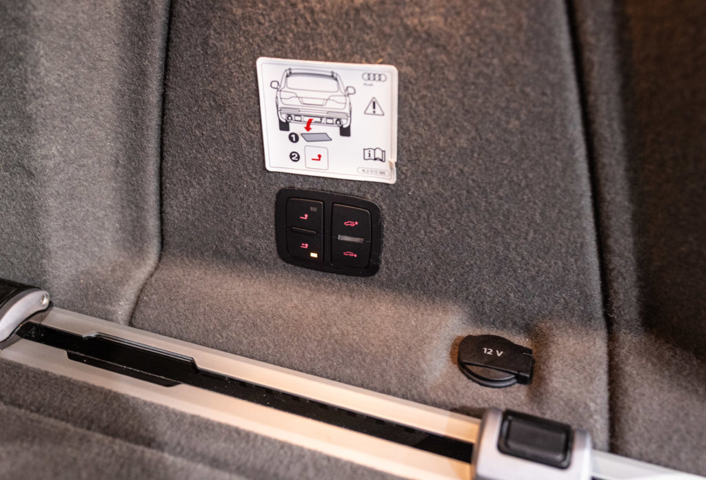 Audi Q7 V8 TDI coffre 2