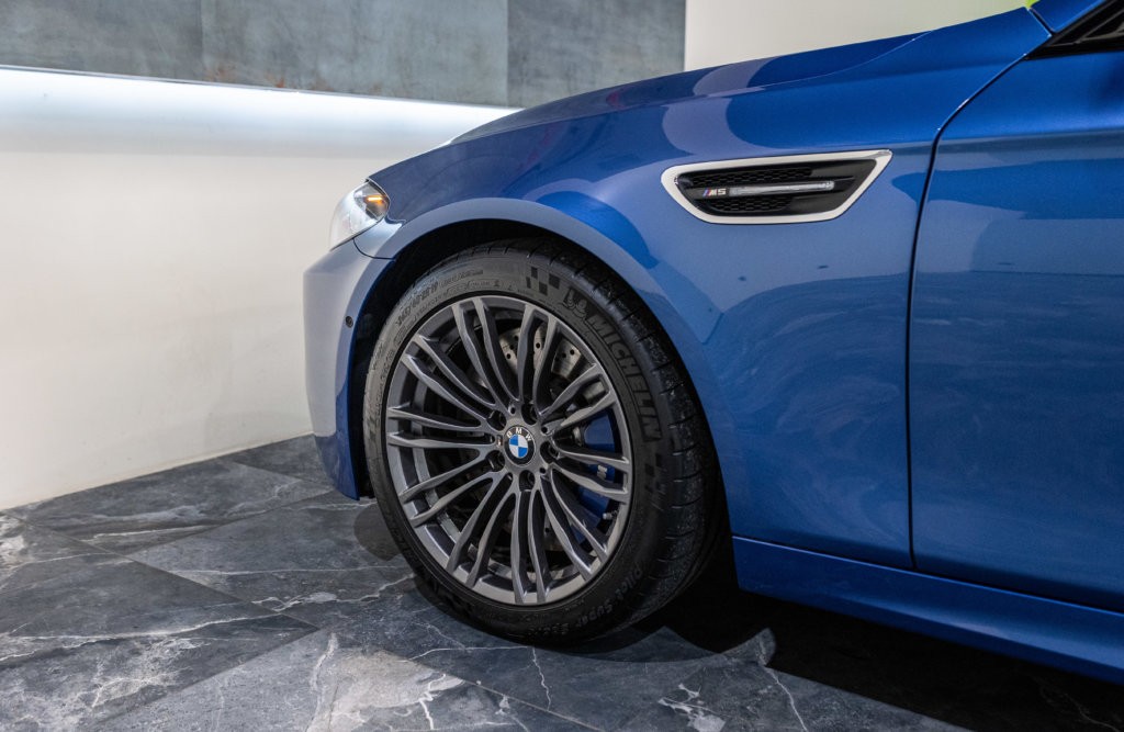 M5 F10 Bleu Interieur 14
