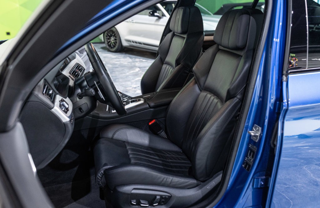 M5 F10 Bleu Interieur 16