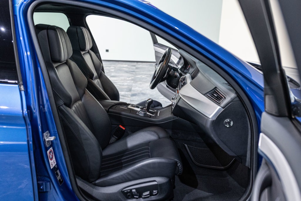 M5 F10 Bleu Interieur 19