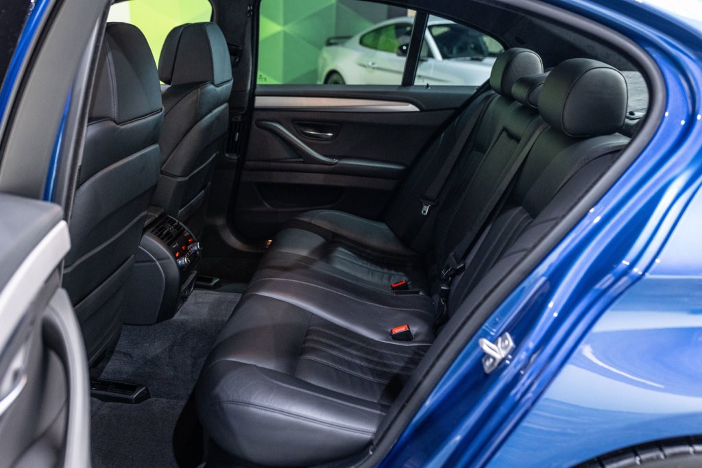 M5 F10 Bleu Interieur 25