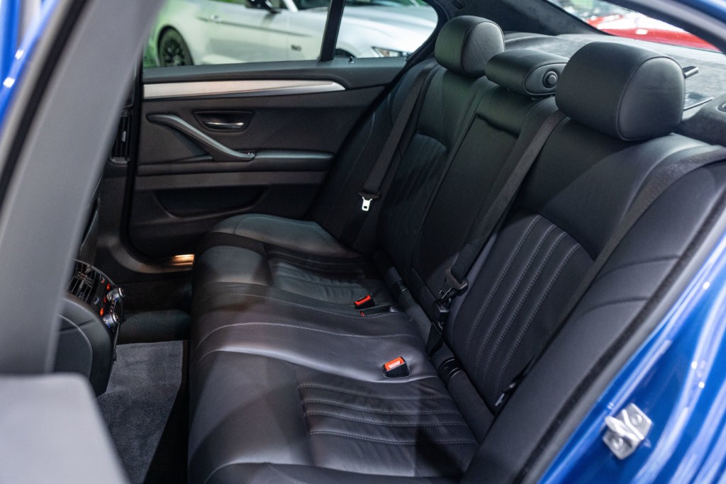 M5 F10 Bleu Interieur 26