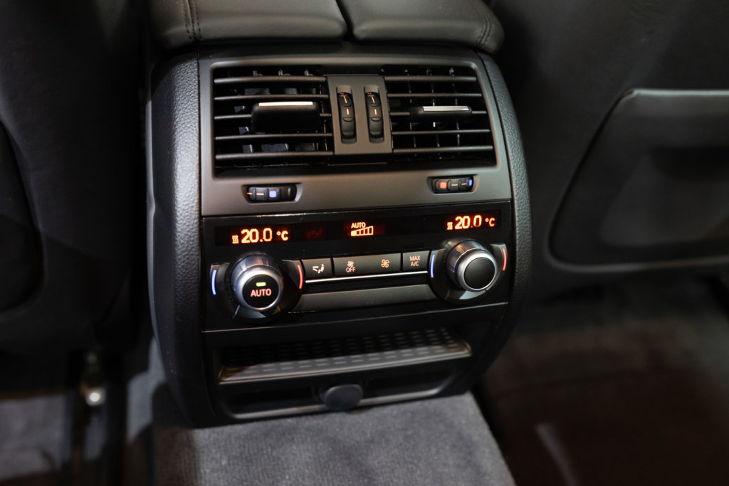 M5 F10 Bleu Interieur 29