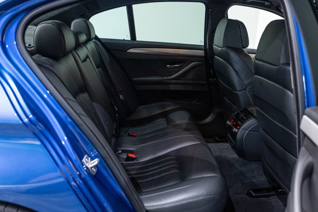 M5 F10 Bleu Interieur 30