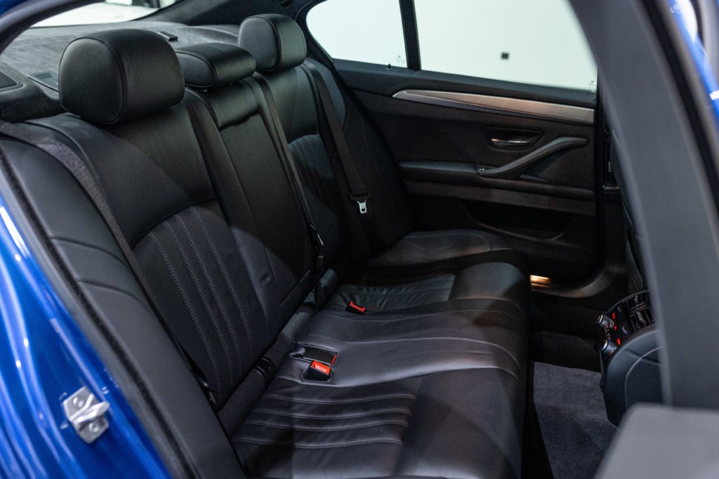 M5 F10 Bleu Interieur 31