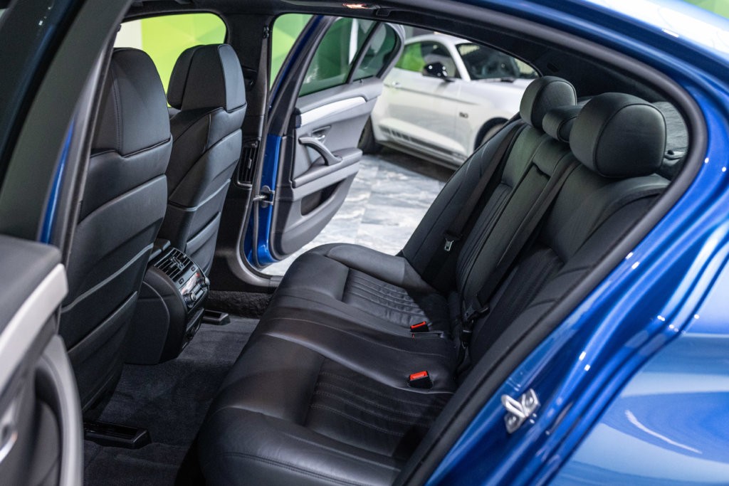 M5 F10 Bleu Interieur 32