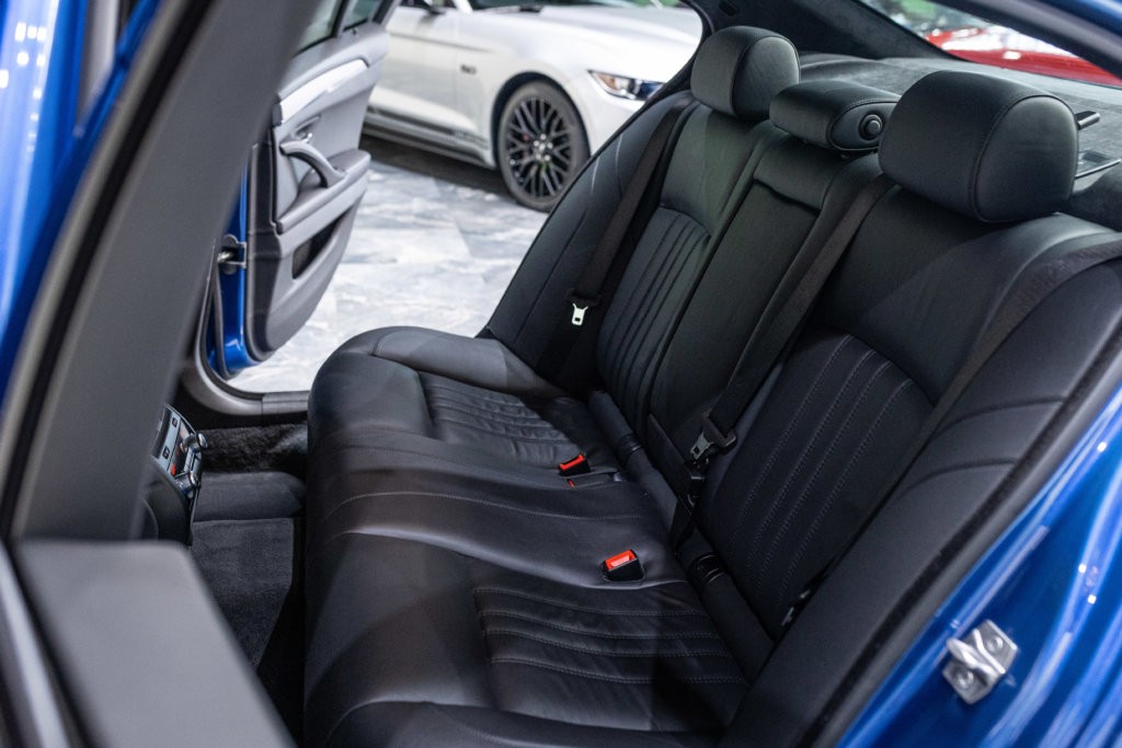 M5 F10 Bleu Interieur 33