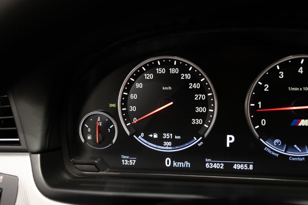 M5 F10 Bleu Interieur 40