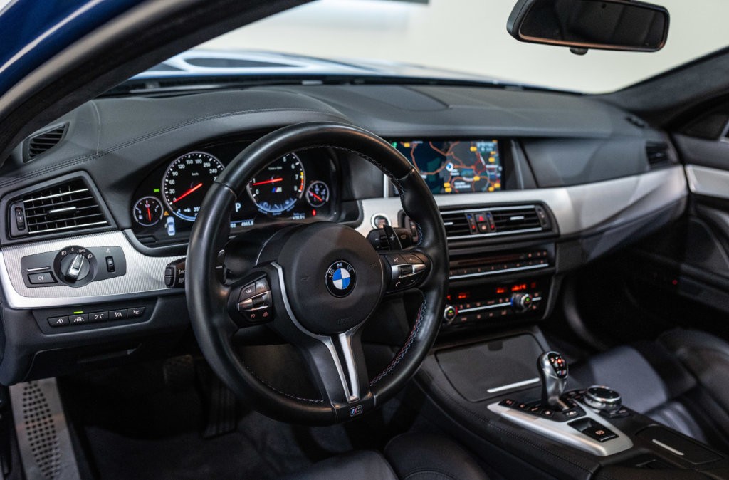 M5 F10 Bleu Interieur 6