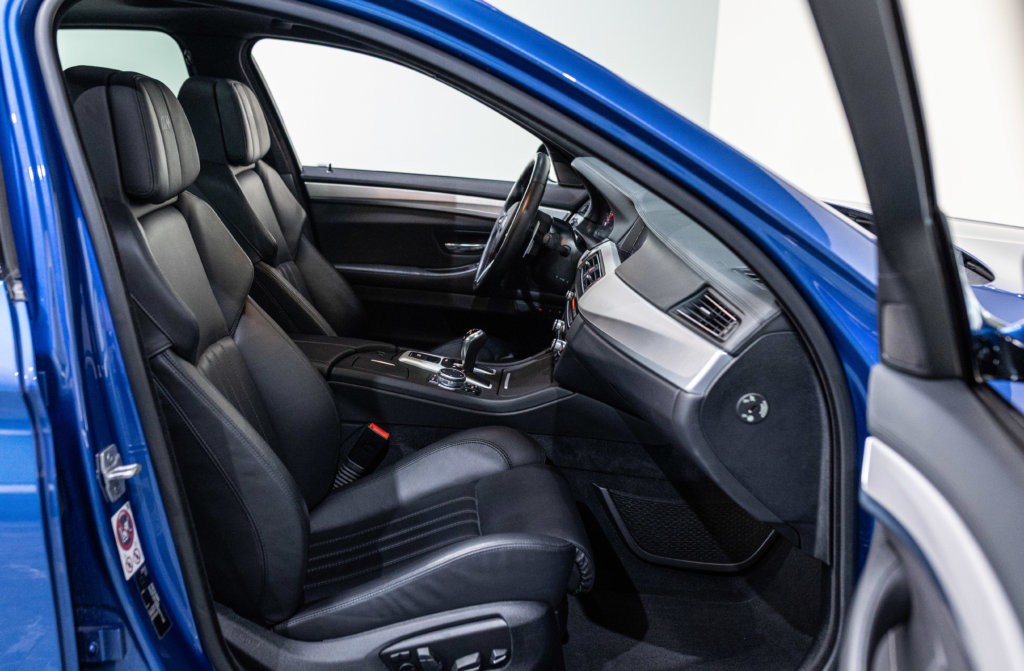M5 F10 Bleu Interieur 8