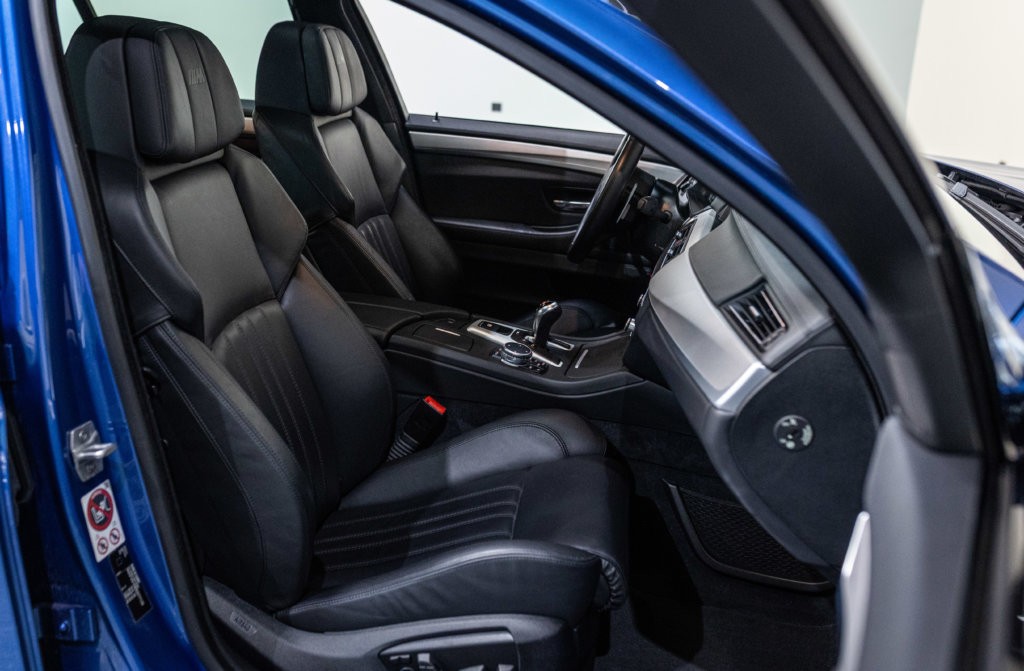 M5 F10 Bleu Interieur 9