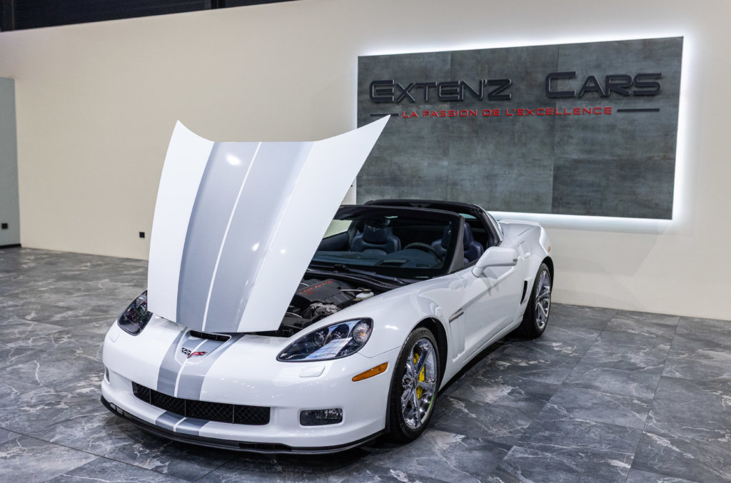 Corvette C6 Grand Sport Blanche capot 3-4 g