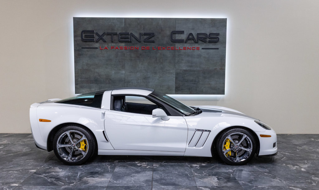 Corvette C6 Grand Sport Blanche lateral capot