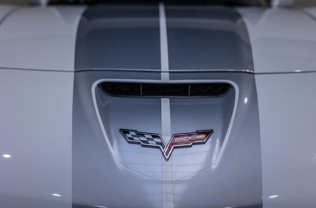 Corvette C6 Grand Sport Blanche logo face