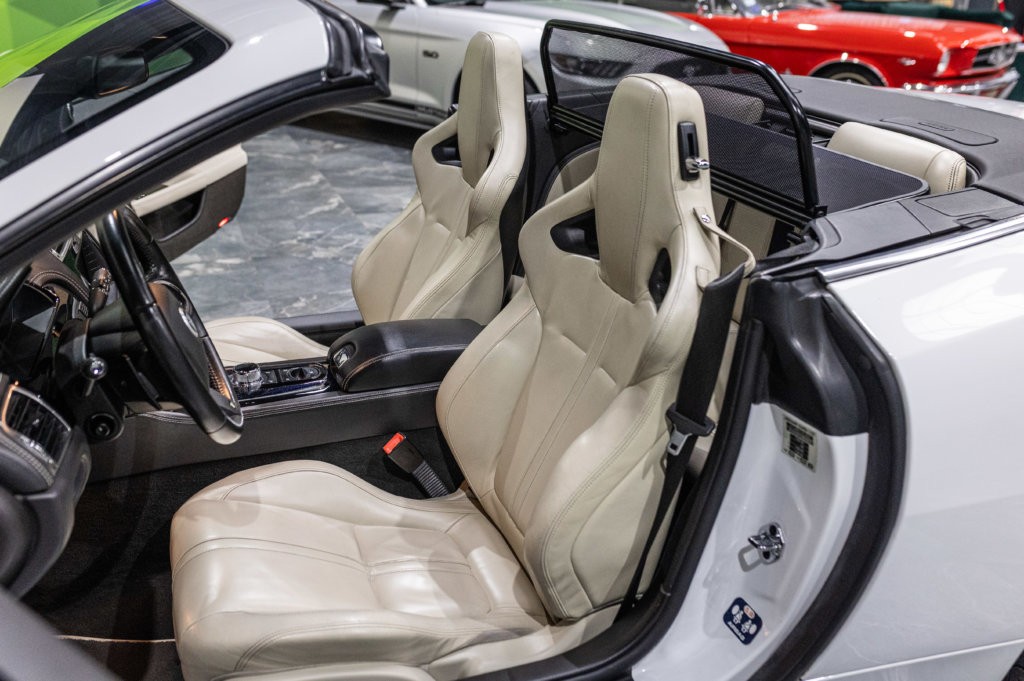 Jaguar XKR Cab Blanc Interieur 25