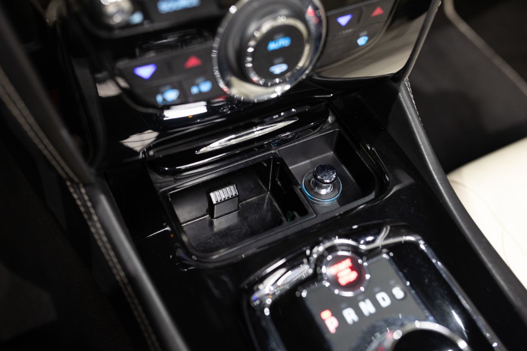 Jaguar XKR Cab Blanc Interieur 40