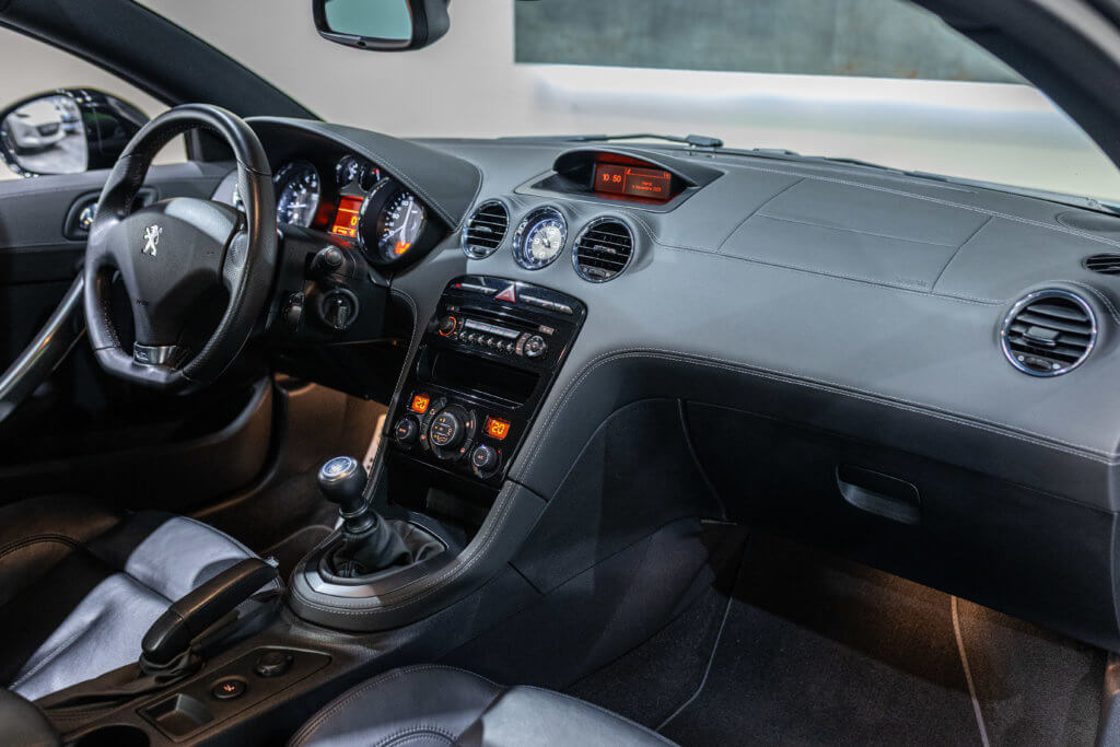 RCZ THP 200 Interieur 10