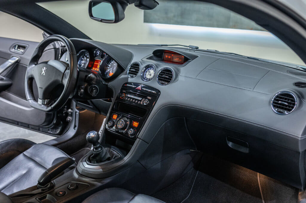 RCZ THP 200 Interieur 18