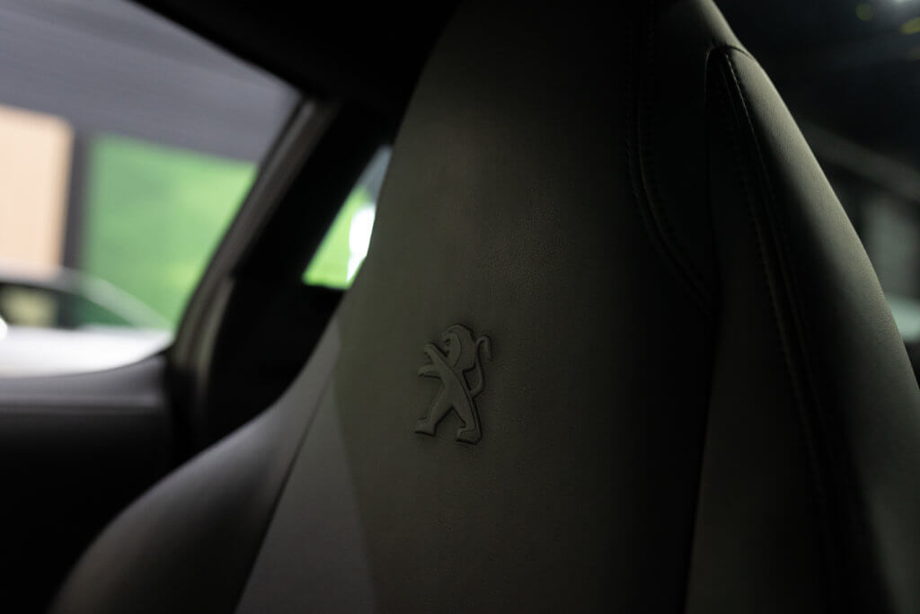 RCZ THP 200 Interieur 33