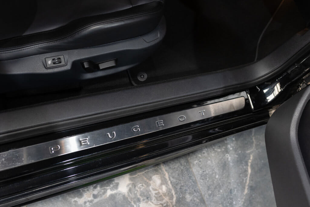 RCZ THP 200 Interieur 8