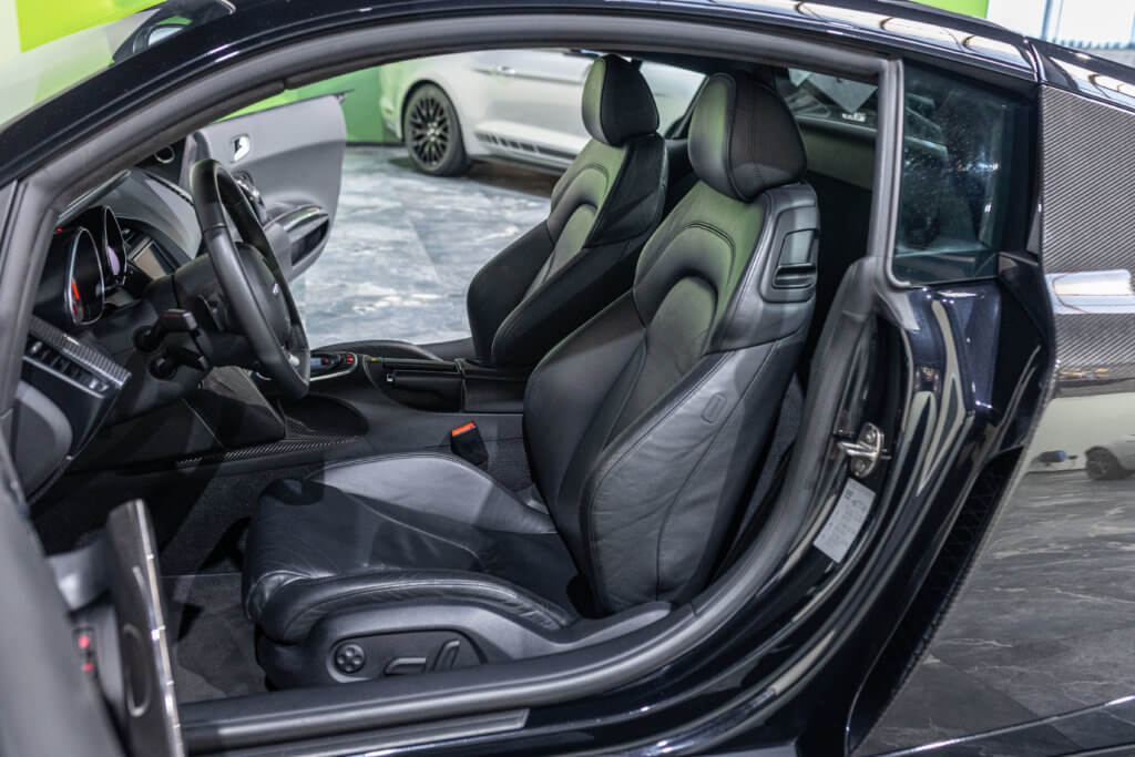 Audi R8 V8 Noir Interieur 16