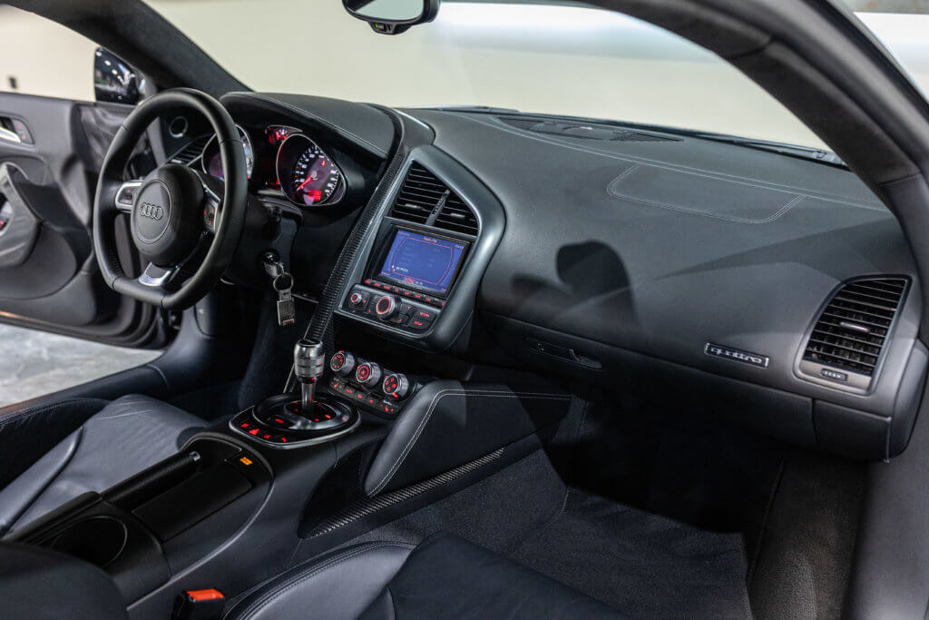 Audi R8 V8 Noir Interieur 20