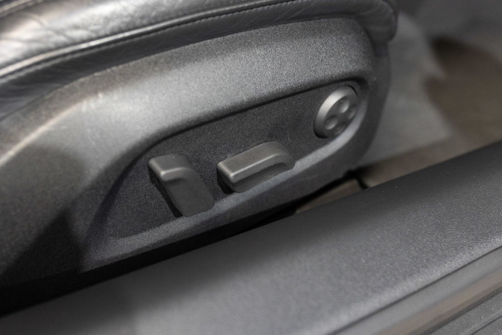 Audi R8 V8 Noir Interieur 22