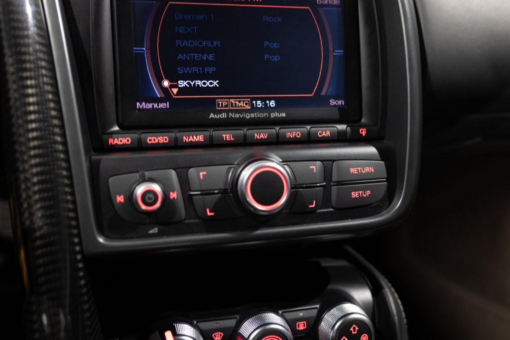 Audi R8 V8 Noir Interieur 27