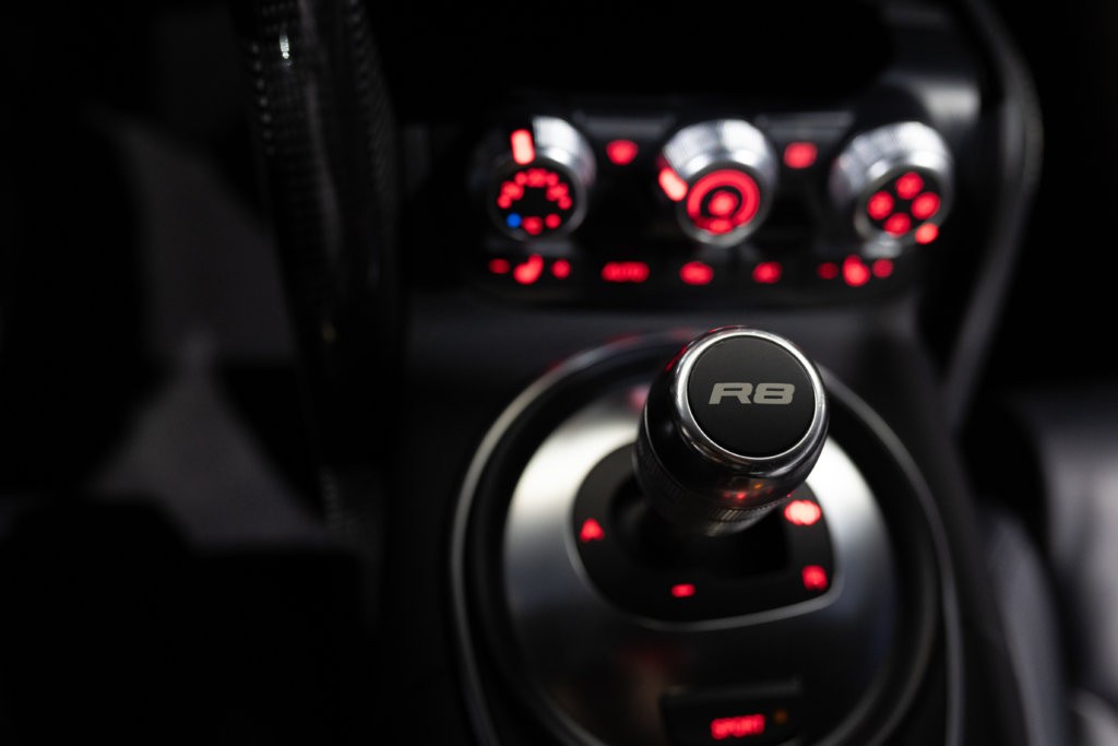 Audi R8 V8 Noir Interieur 28
