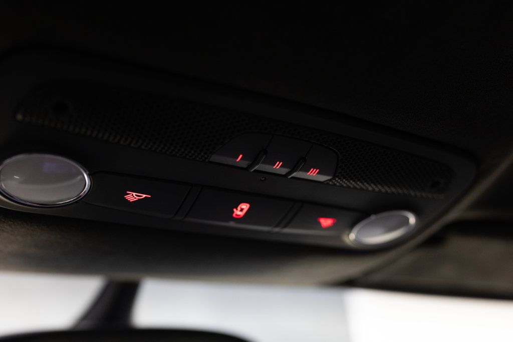 Audi R8 V8 Noir Interieur 35