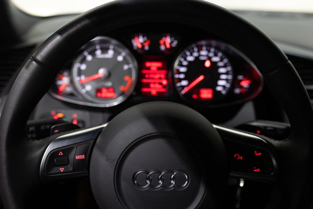 Audi R8 V8 Noir Interieur 36