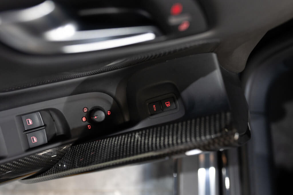 Audi R8 V8 Noir Interieur 4