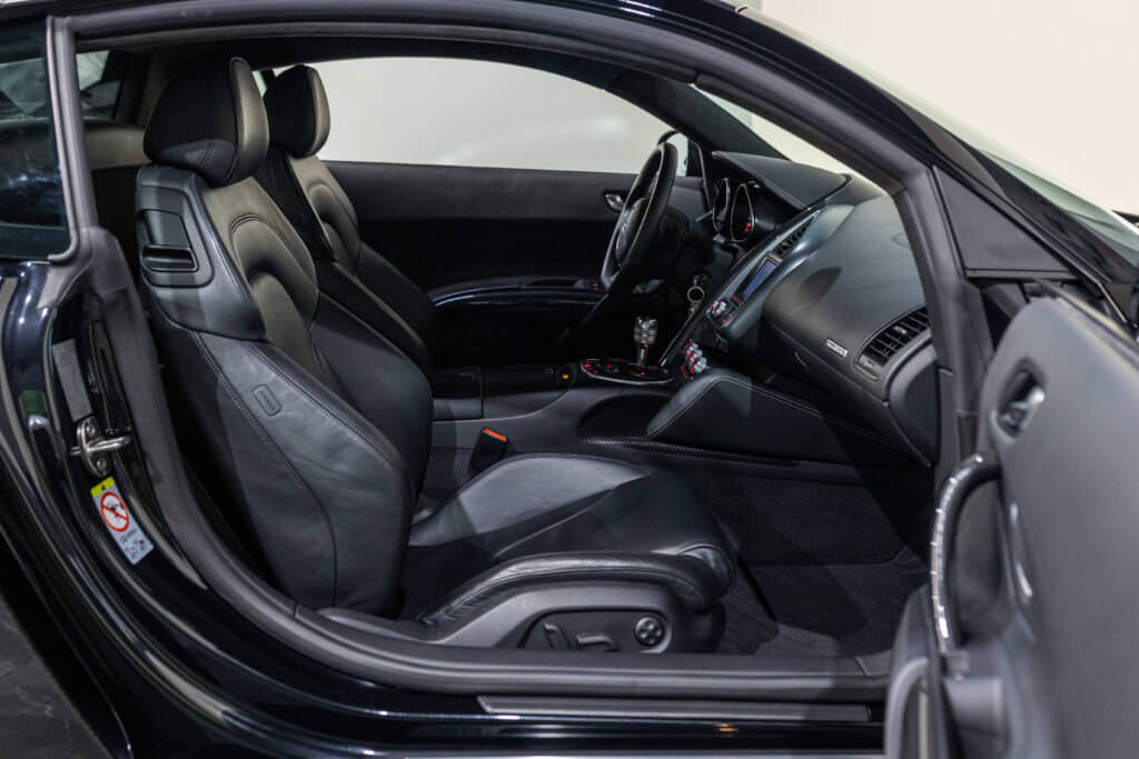Audi R8 V8 Noir Interieur 6
