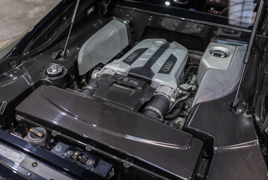 Audi R8 V8 Noir Moteur 2