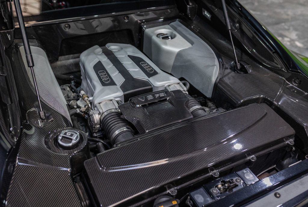 Audi R8 V8 Noir Moteur 3