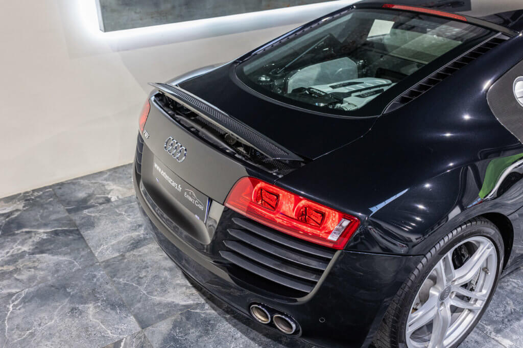 Audi R8 V8 Noir aileron on