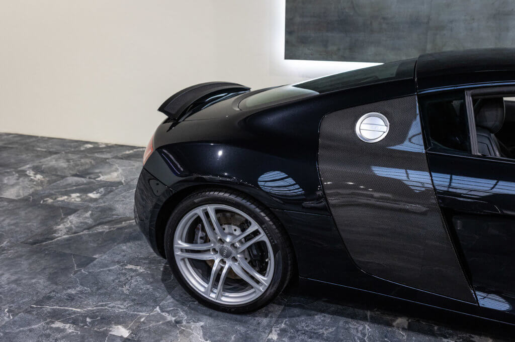 Audi R8 V8 Noir aileron on 3