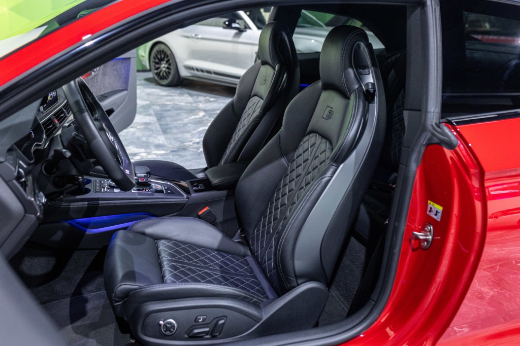Audi S5 Rouge Interieur 20
