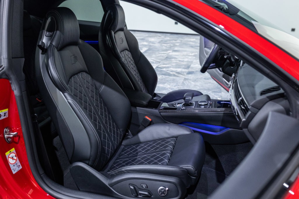 Audi S5 Rouge Interieur 23