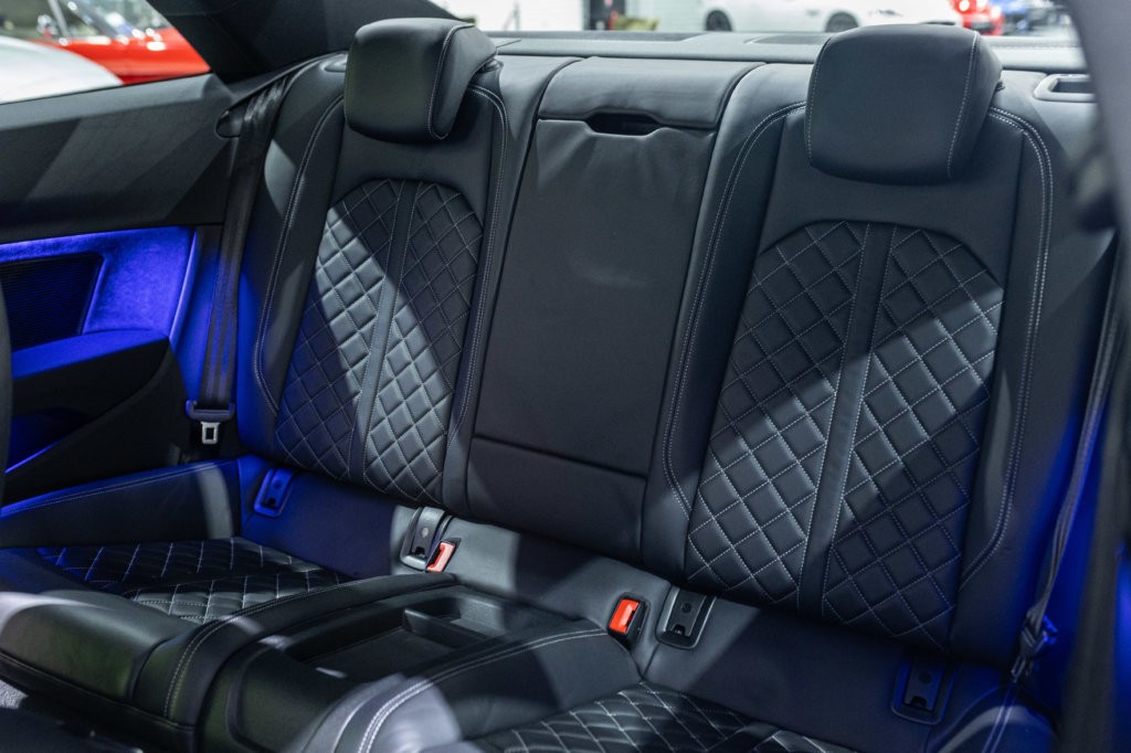 Audi S5 Rouge Interieur 27