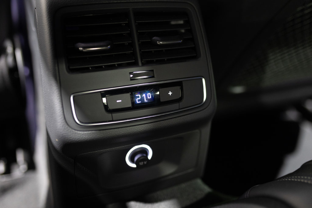 Audi S5 Rouge Interieur 28