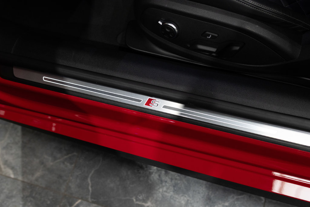 Audi S5 Rouge Interieur 3