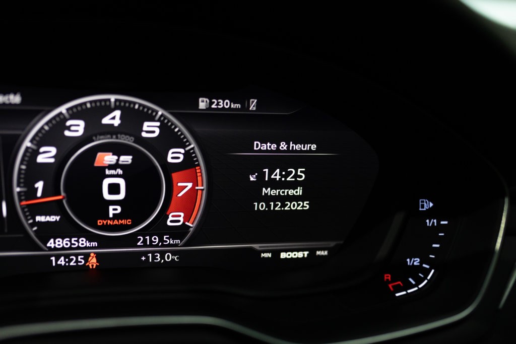 Audi S5 Rouge Interieur 31