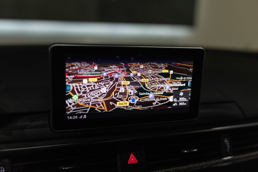 Audi S5 Rouge Interieur 32