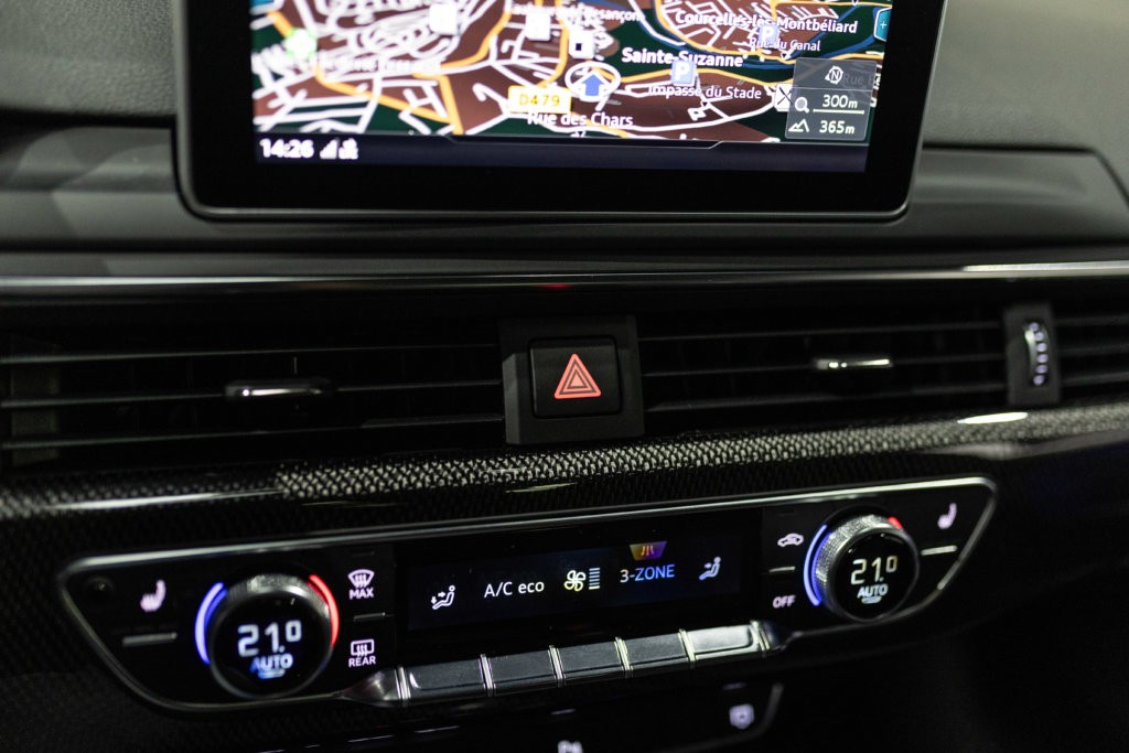 Audi S5 Rouge Interieur 33