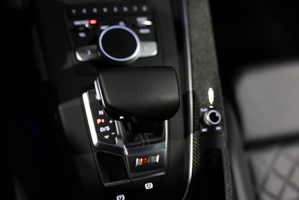 Audi S5 Rouge Interieur 39