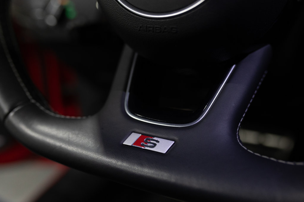 Audi S5 Rouge Interieur 54