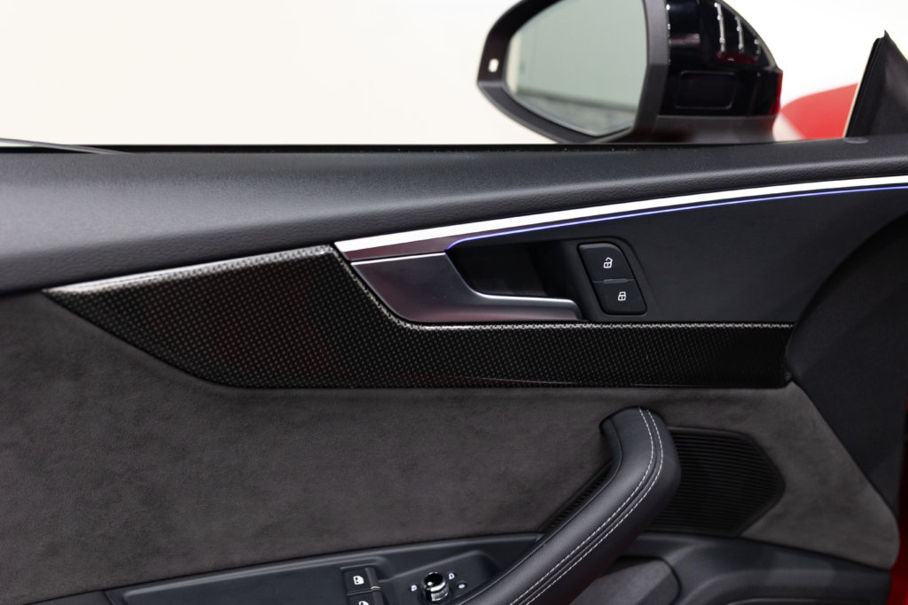 Audi S5 Rouge Interieur 6