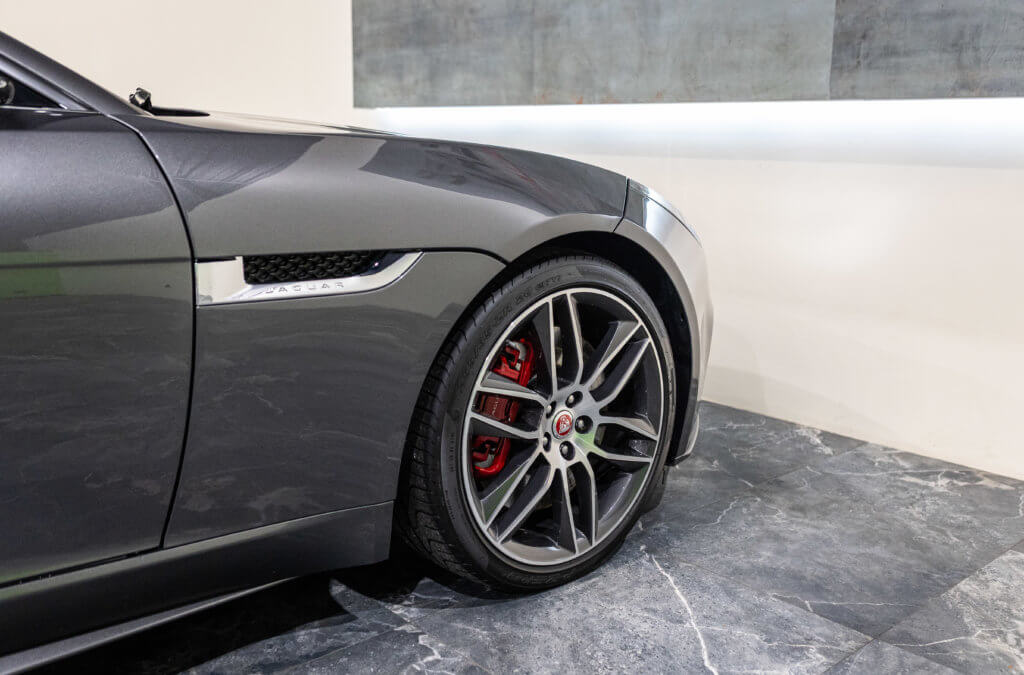 F-Type R Gris Corris Interieur 15